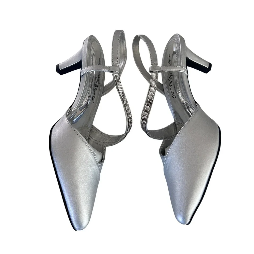 Easy Street Alive @ 5 Emerald‎ Silver Satin Slingback Pumps Heels 9M NEW